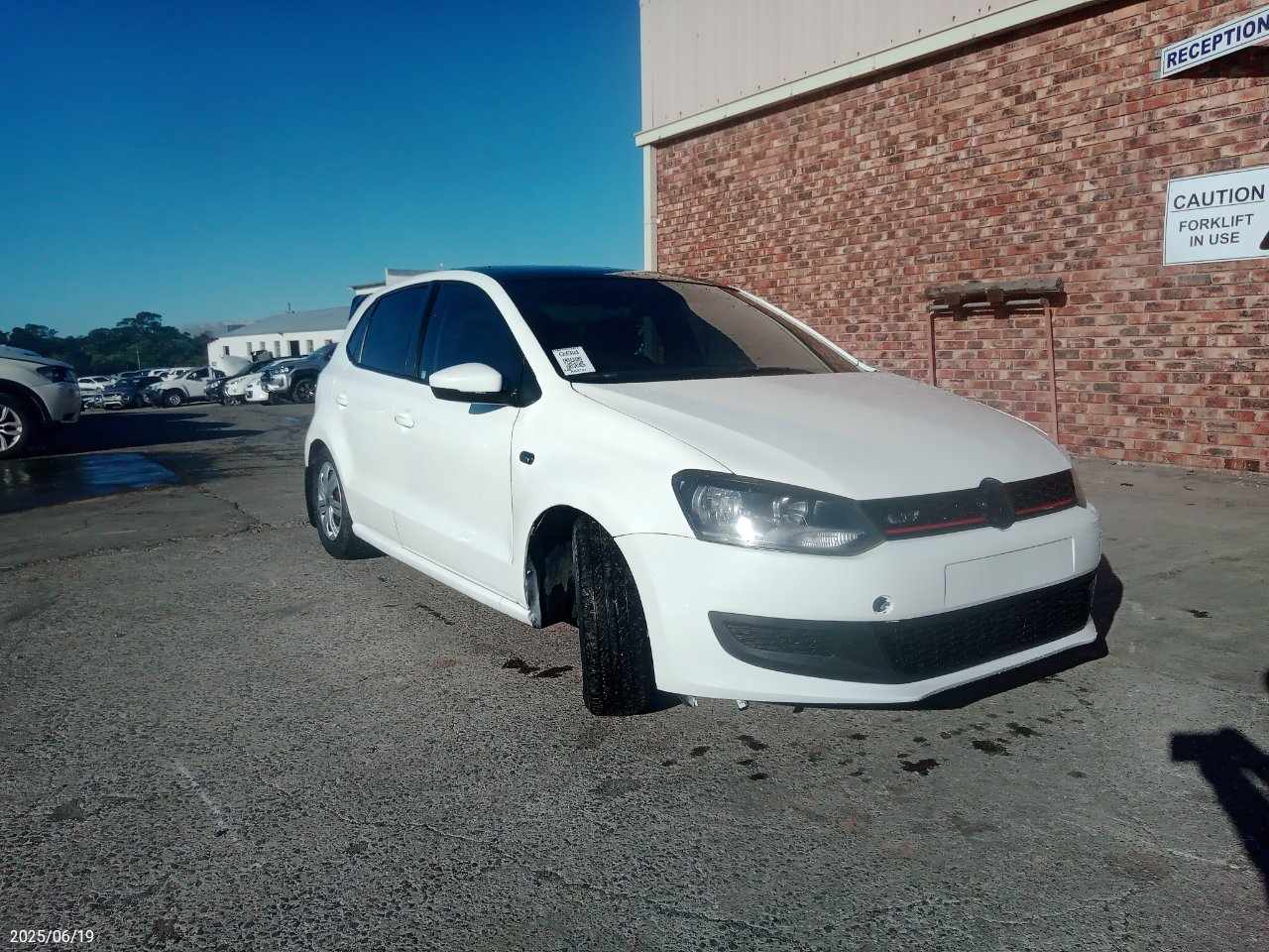 VOLKSWAGEN POLO