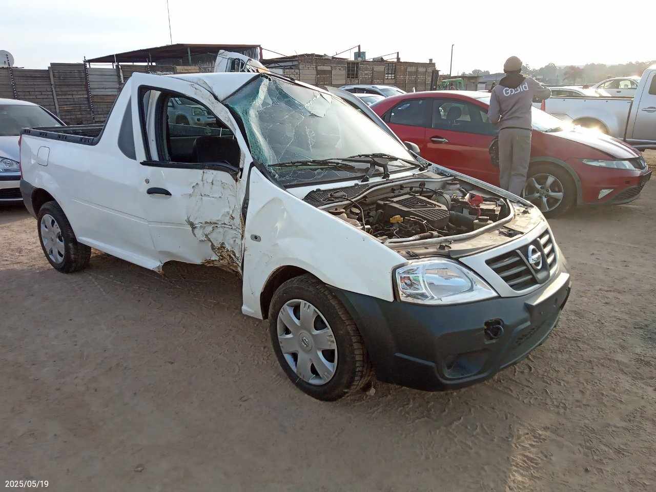 2023 NISSAN NP200