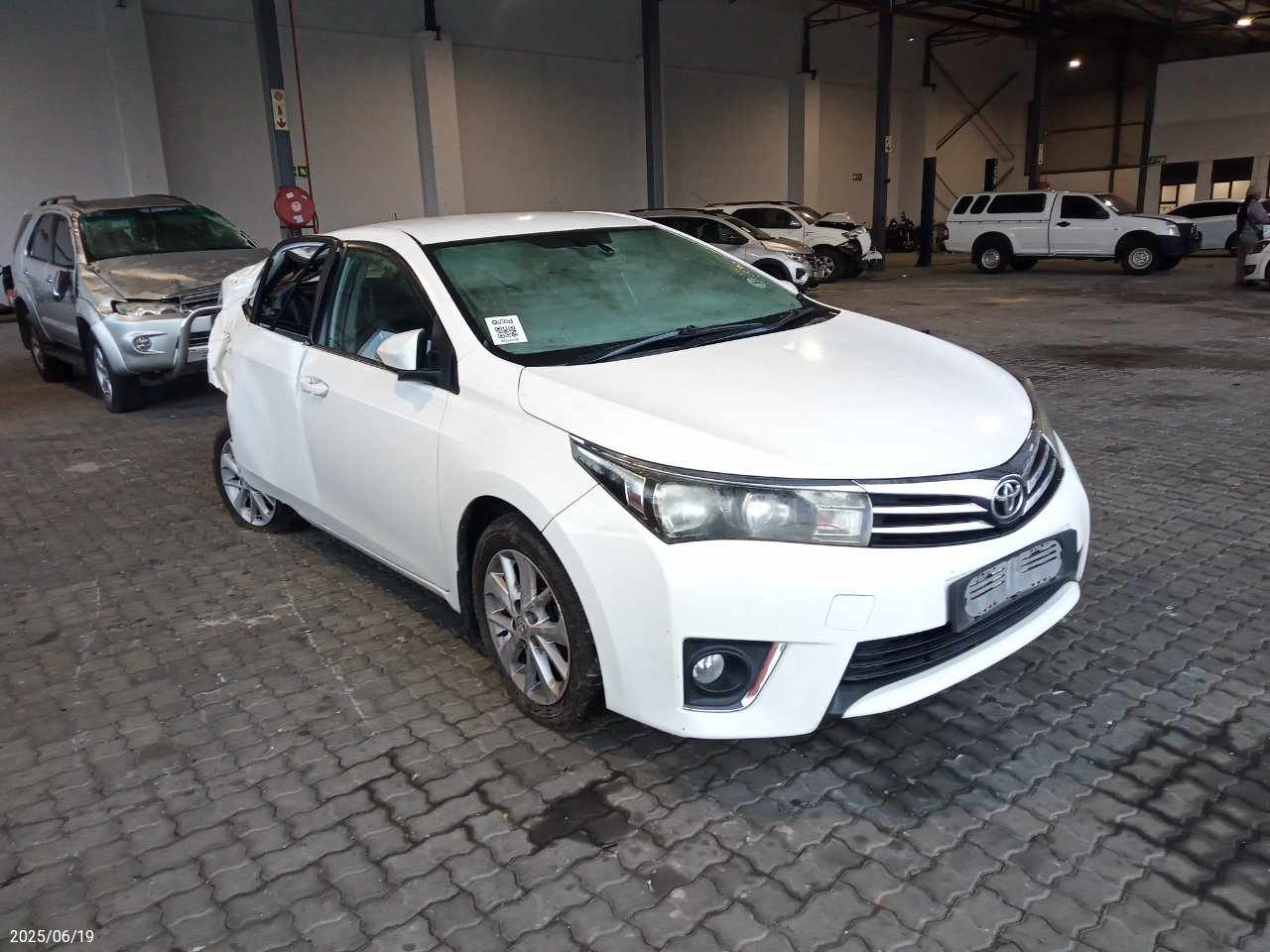 2015 TOYOTA COROLLA 1.8 EXCLUSIVE CVT
