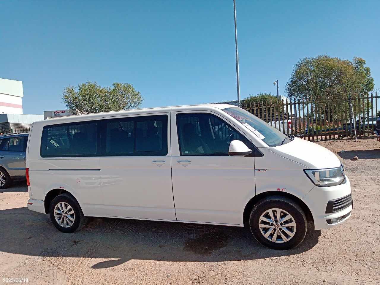 2016 VOLKSWAGEN T6 C/BUS 2.0 TDi LWB 103KW DSG F/C P/V
