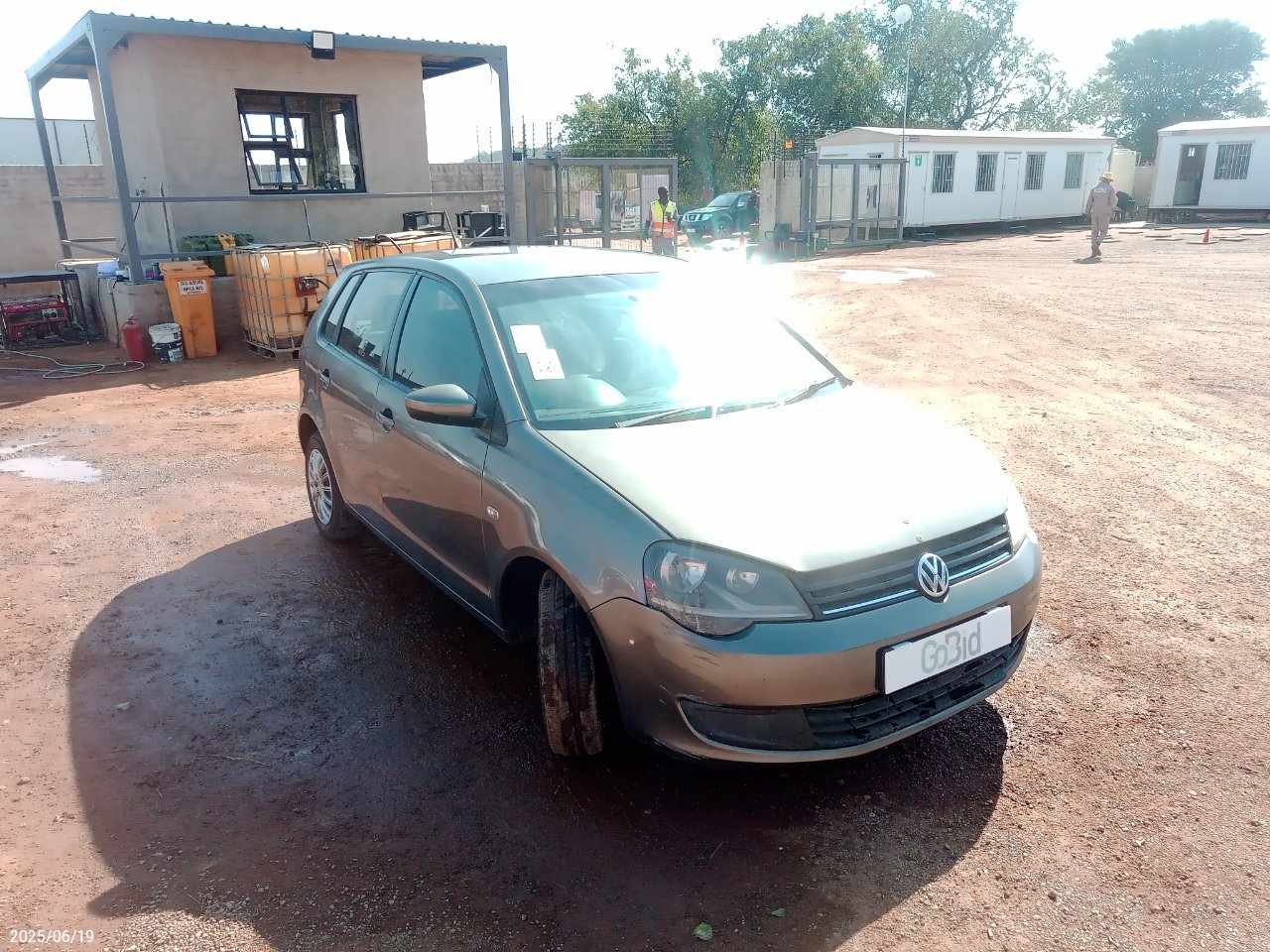 VOLKSWAGEN VW 240-POLO VIVO