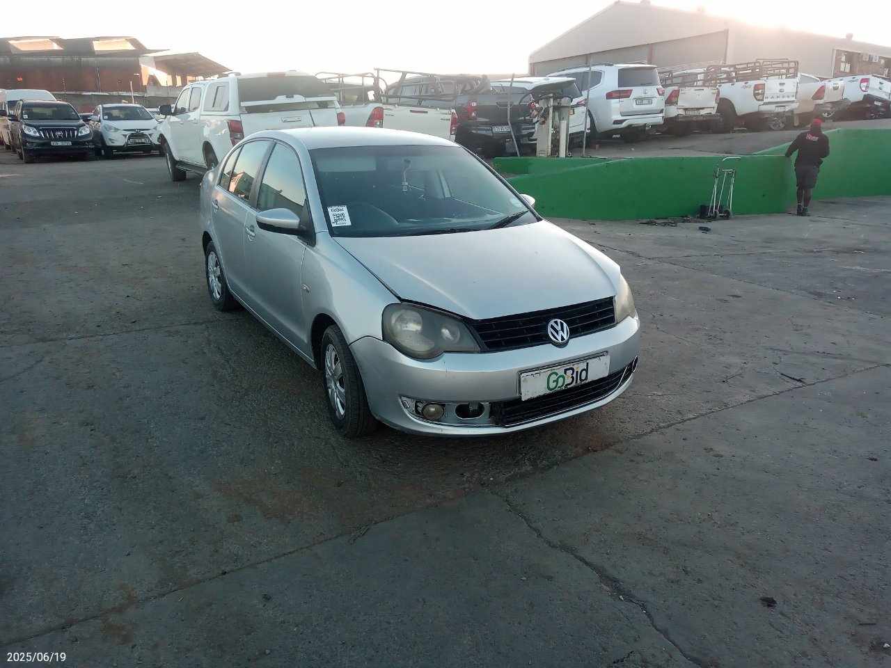 VOLKSWAGEN POLO VIVO
