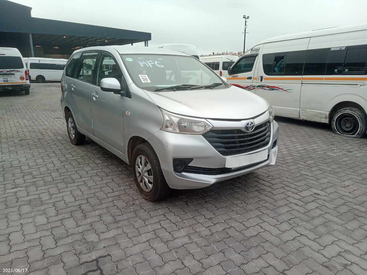 TOYOTA AVANZA