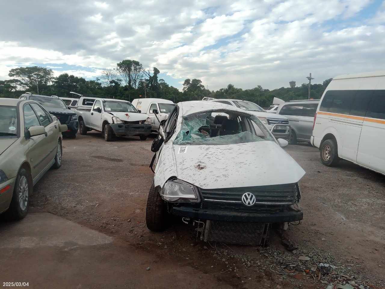 2016 VOLKSWAGEN POLO