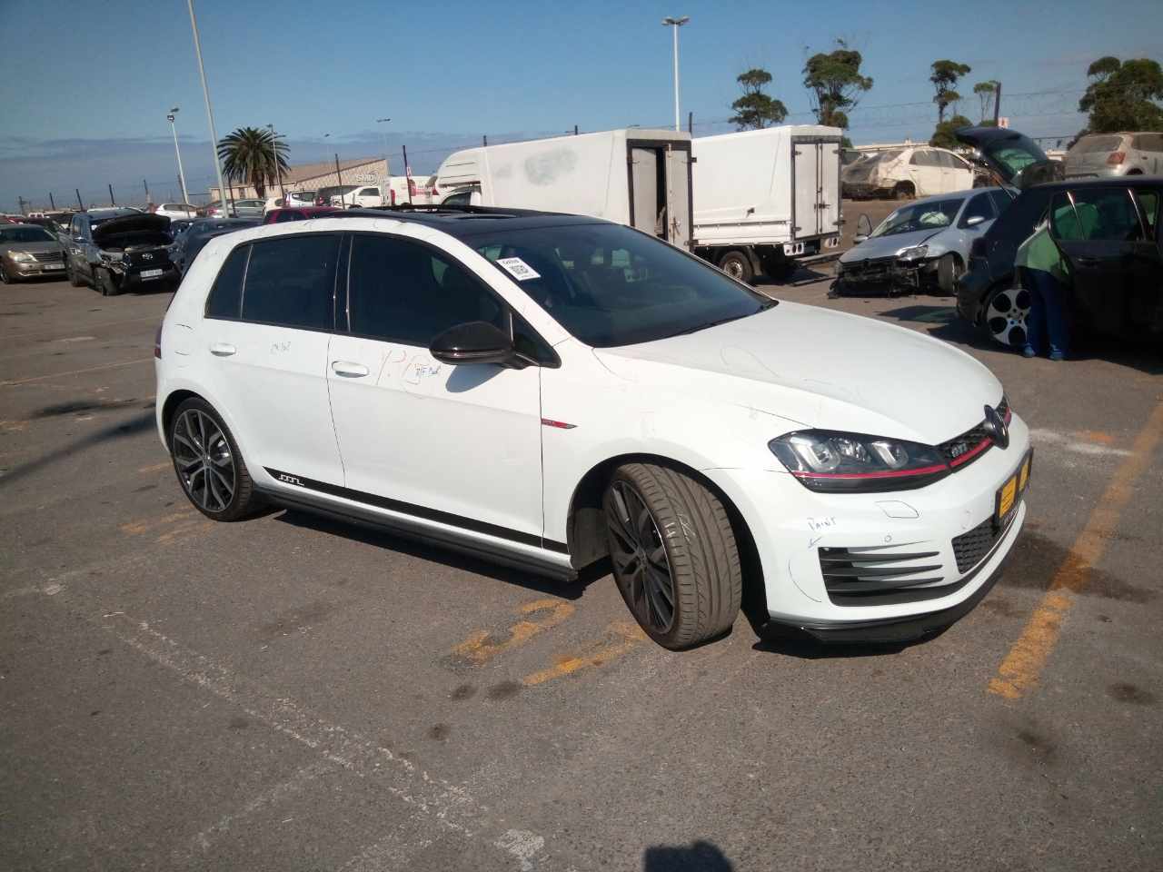2017 VOLKSWAGEN GOLF VII GTi 2.0 TSI DSG White