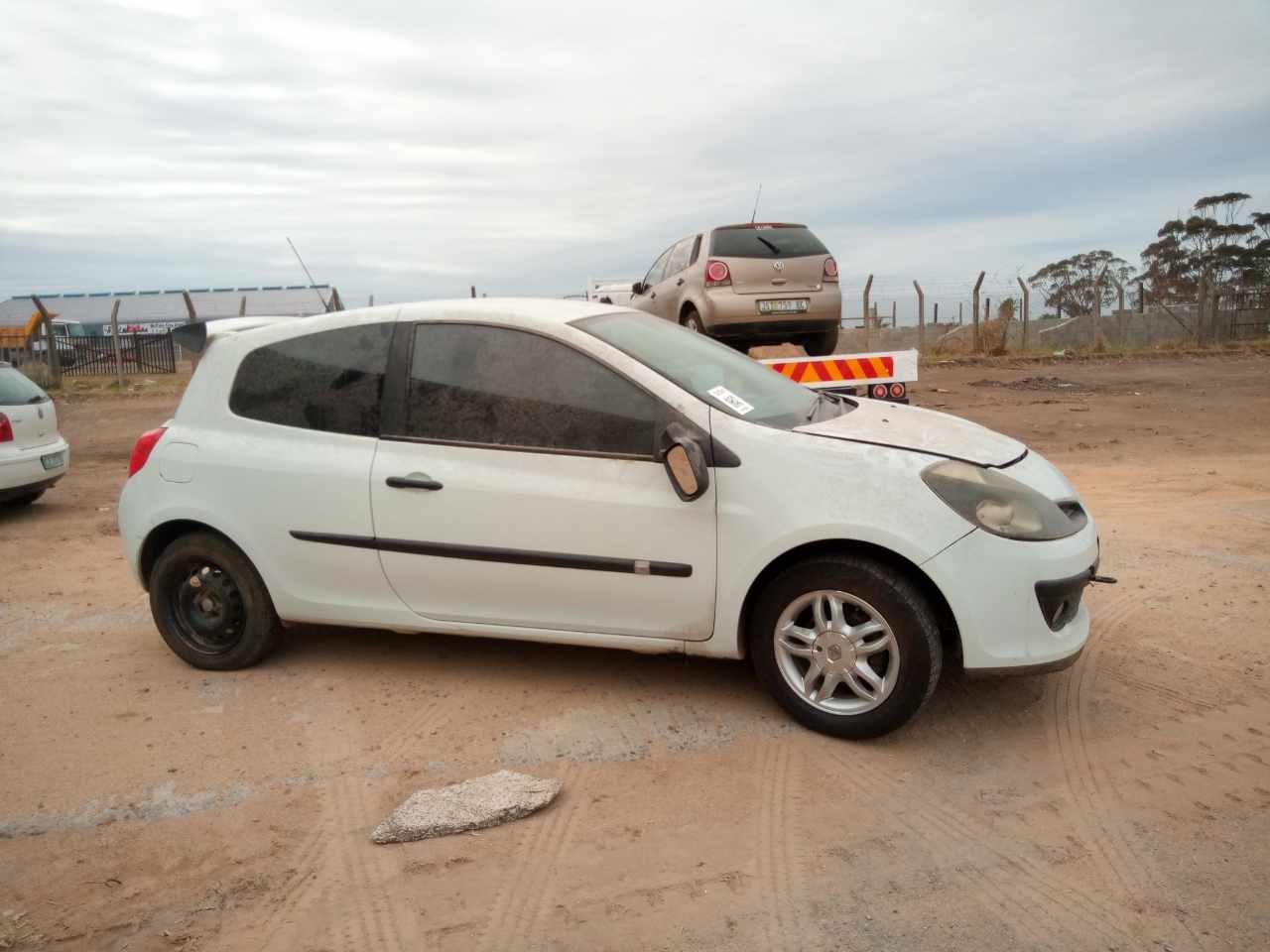 2009 RENAULT CLIO III 1.4 EXTREME 3Dr White