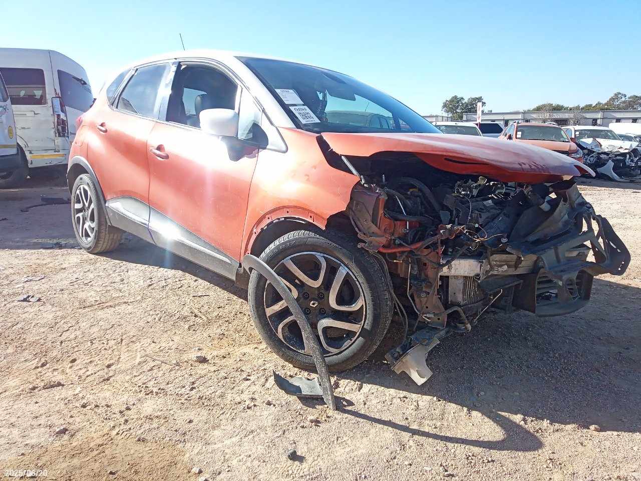 2015 RENAULT CAPTUR 900T EXPRESSION 5DR (66KW)