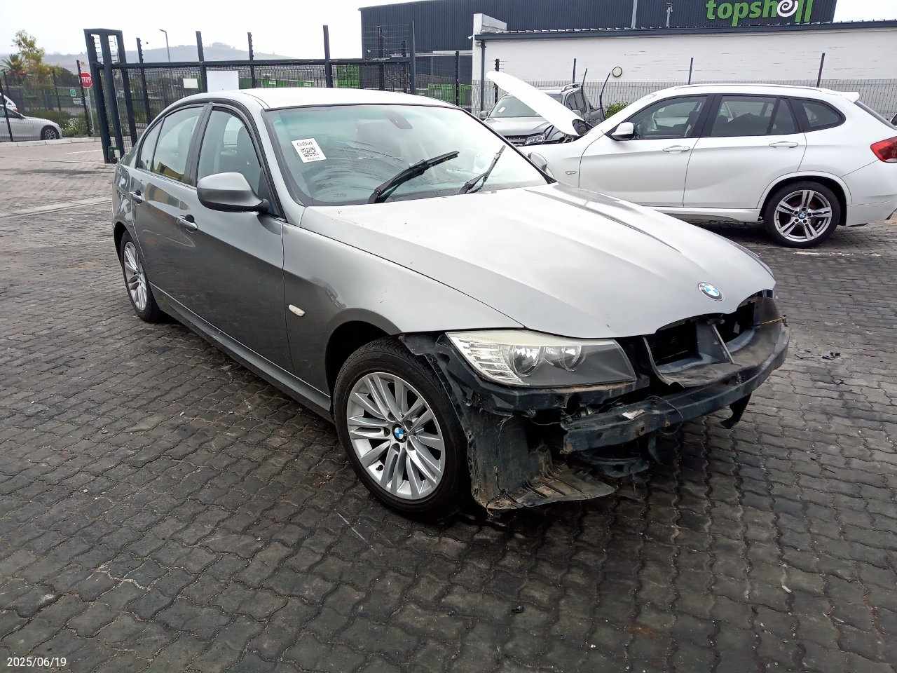 2010 BMW 320i A/T (E90)
