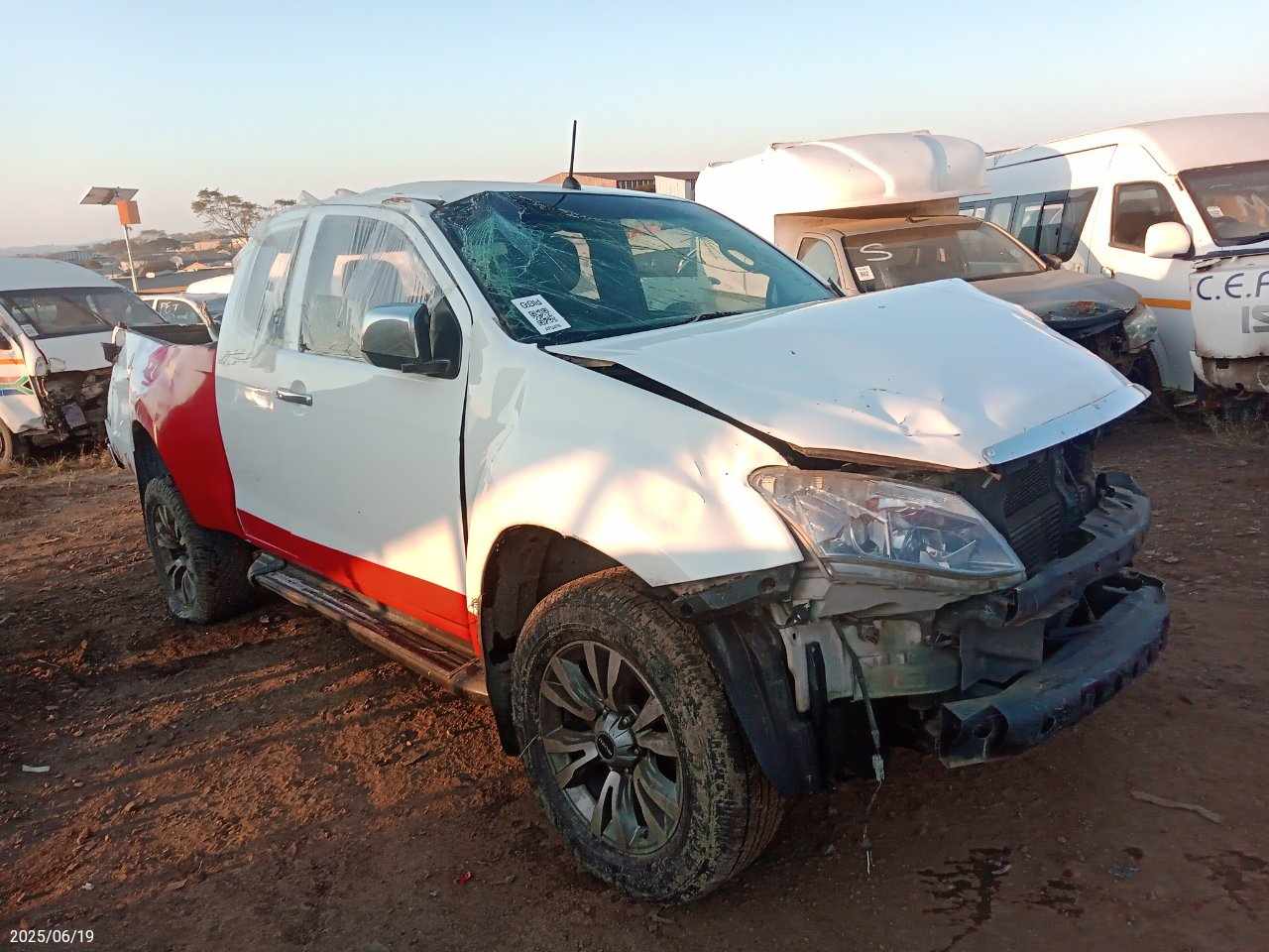 2016 ISUZU KB 300 D-TEQ LX P/U E/CAB