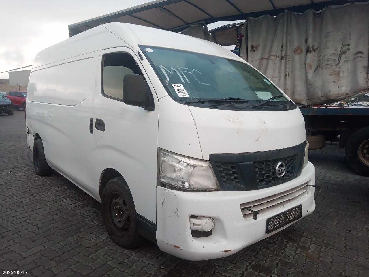 NISSAN NV350