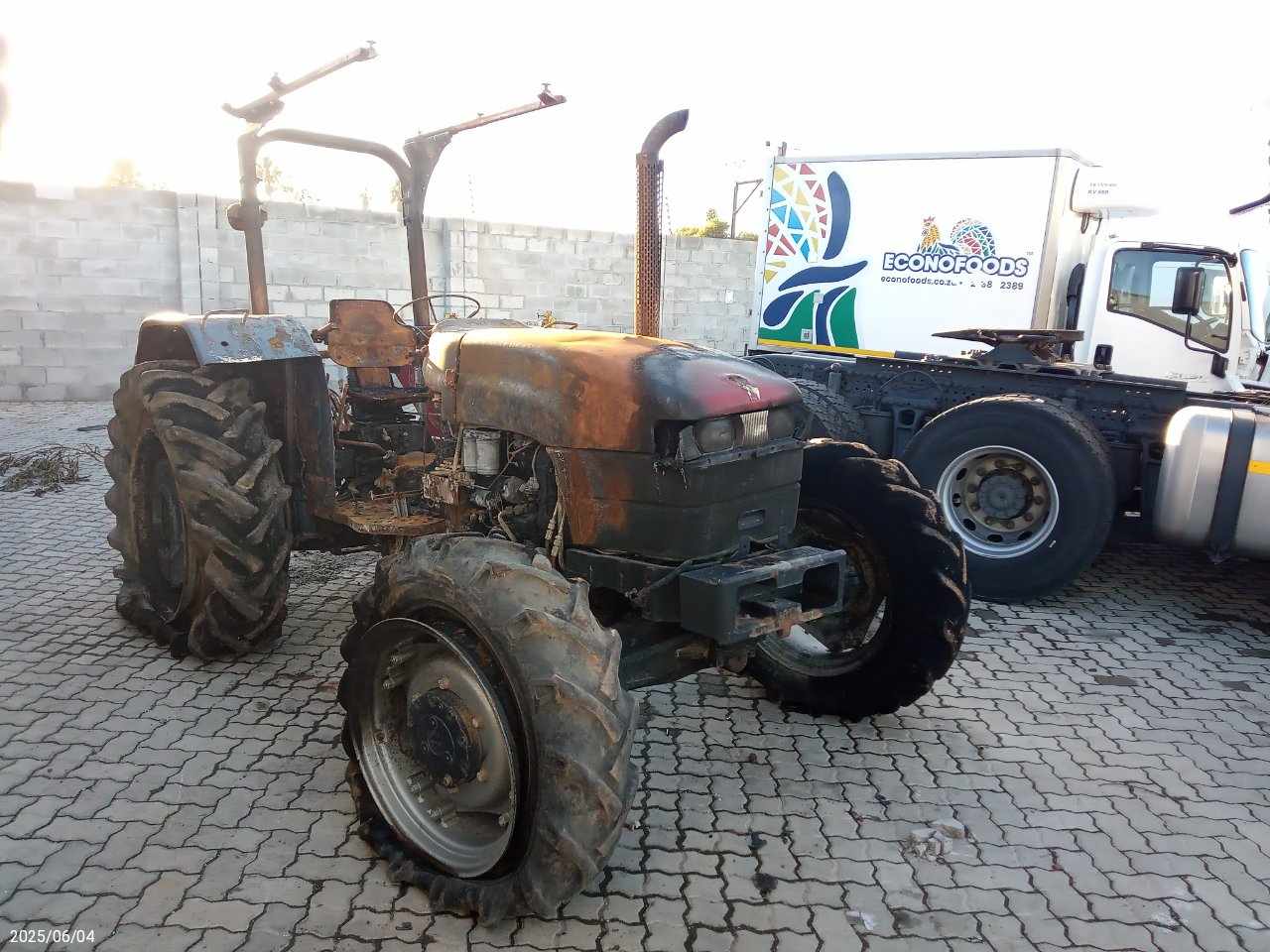 2022 CASE INTERNATIONAL  2022 CASE JXT75 4X4