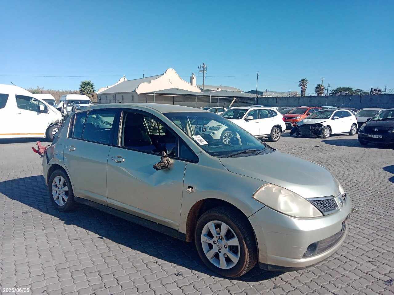 2006 NISSAN TIIDA