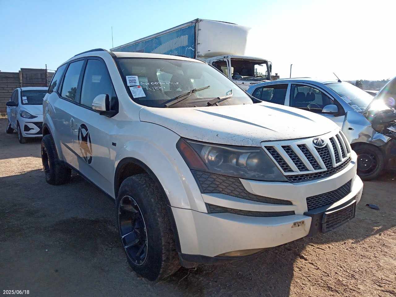 MAHINDRA XUV 500