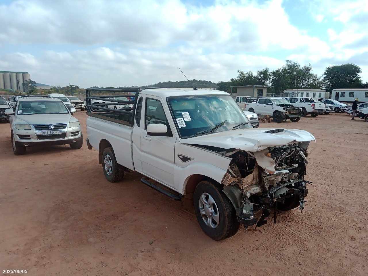 MAHINDRA PIK UP